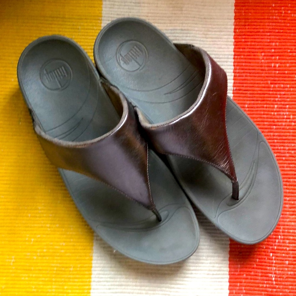 FitFlop size8 bronze thong sandal